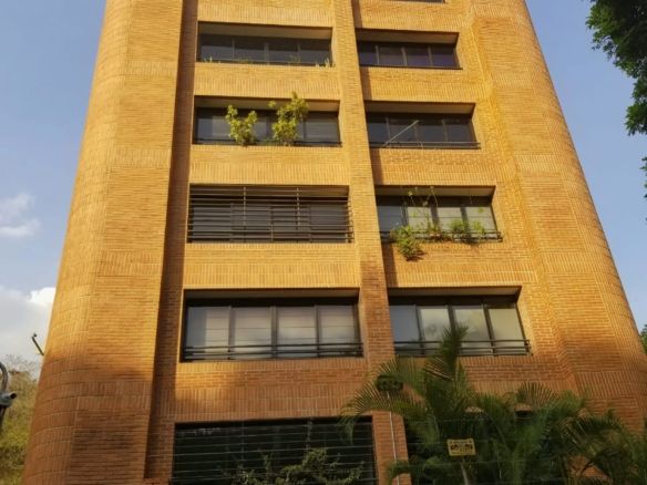 EXCTE. APTO. EN LA MEJOR ZONA DE CARACAS EN VENTA