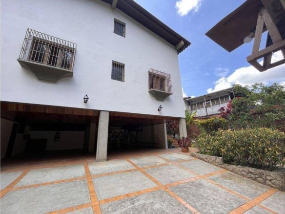 Venta Hermosa Casa en Colinas de Tamanaco
