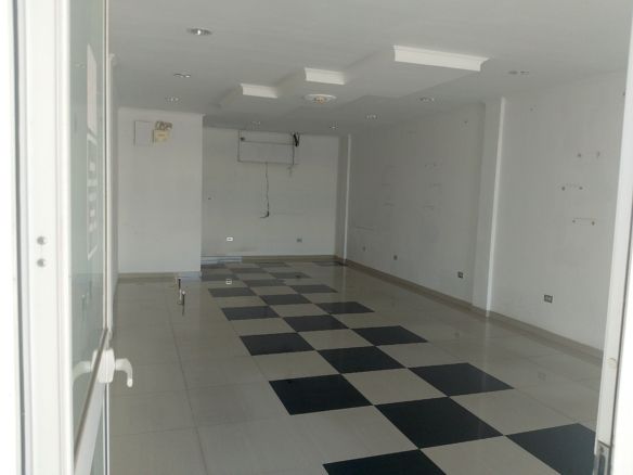 Local comercial en C.C Paraparal Plaza