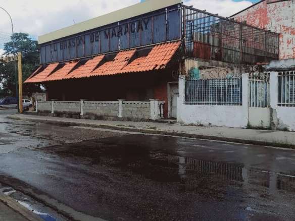 Venta de Local en esquina, Av. Bolívar Maracay