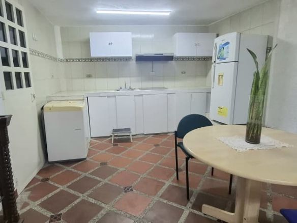 Alquiler De Anexo En Prados Del Este | Con Patio, Planta Eléctrica y Tanque de agua