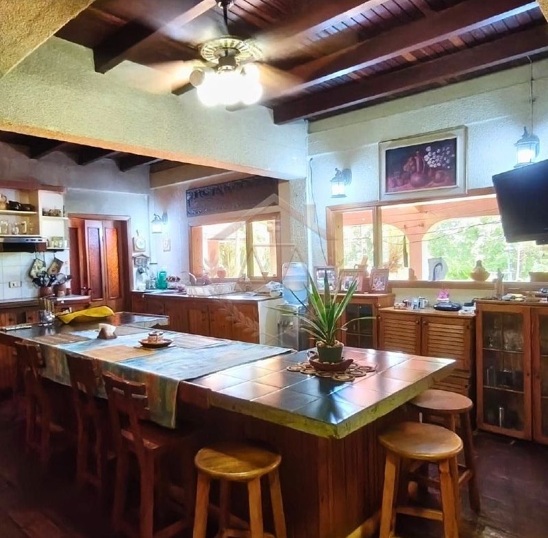 En venta casa en Puerto La Cruz, C.R Cantaclaro