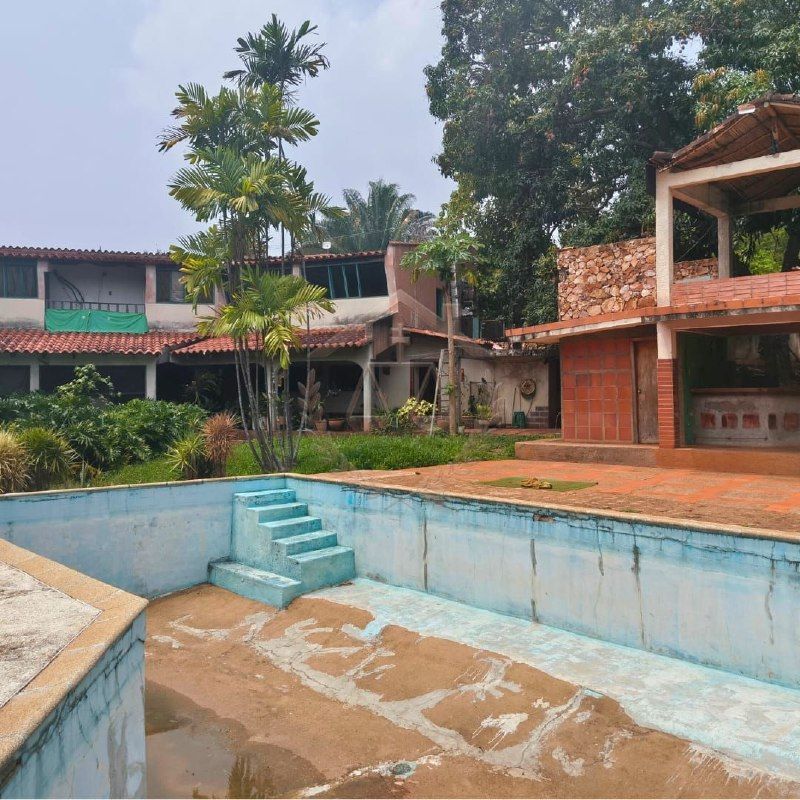 En venta casa en Puerto La Cruz, C.R Cantaclaro