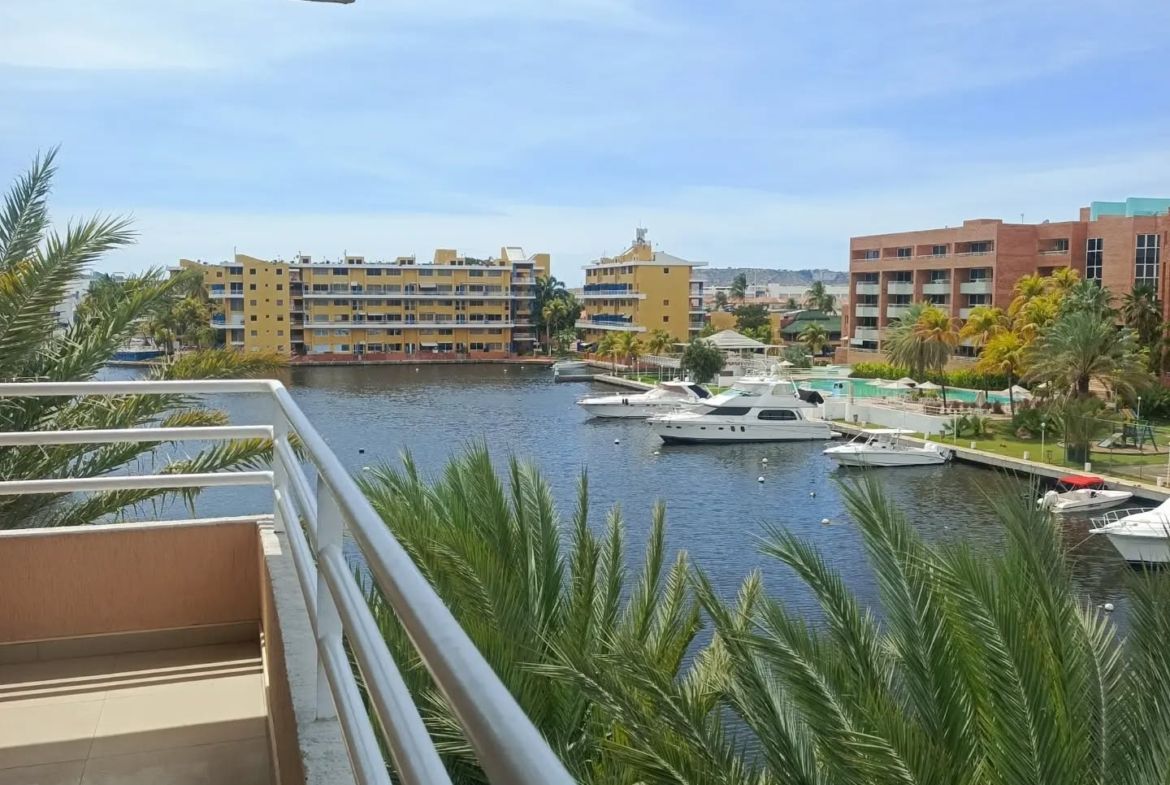En venta apartamento en C.R Esturion, complejo Turistico el Morro, Puerto La Cruz