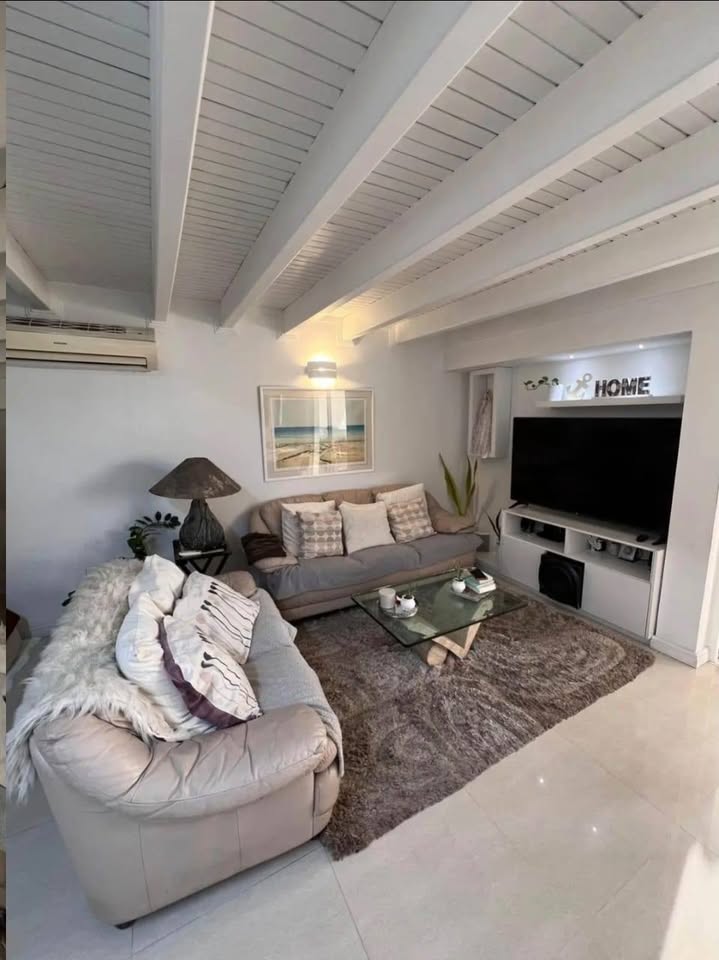 768347641_28087454694204758_6482423237384092243_n En alquiler Casa Bote, En casas bote B