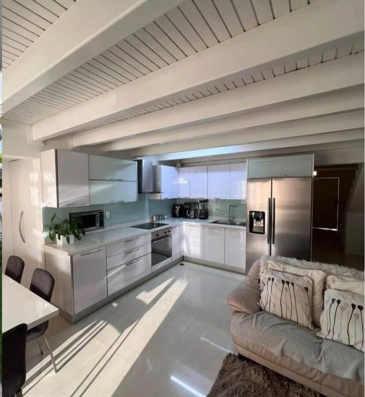 768452820_28087455464204681_8986787155449243860_n En alquiler Casa Bote, En casas bote B
