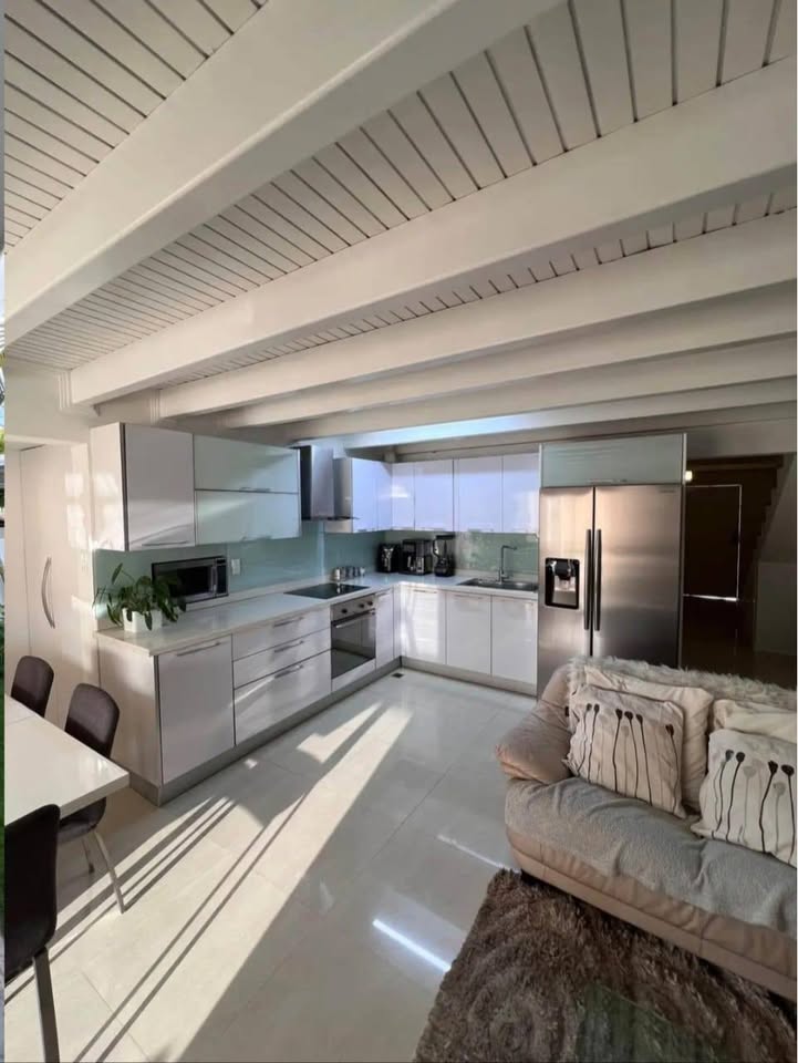 768452820_28087455464204681_8986787155449243860_n En alquiler Casa Bote, En casas bote B