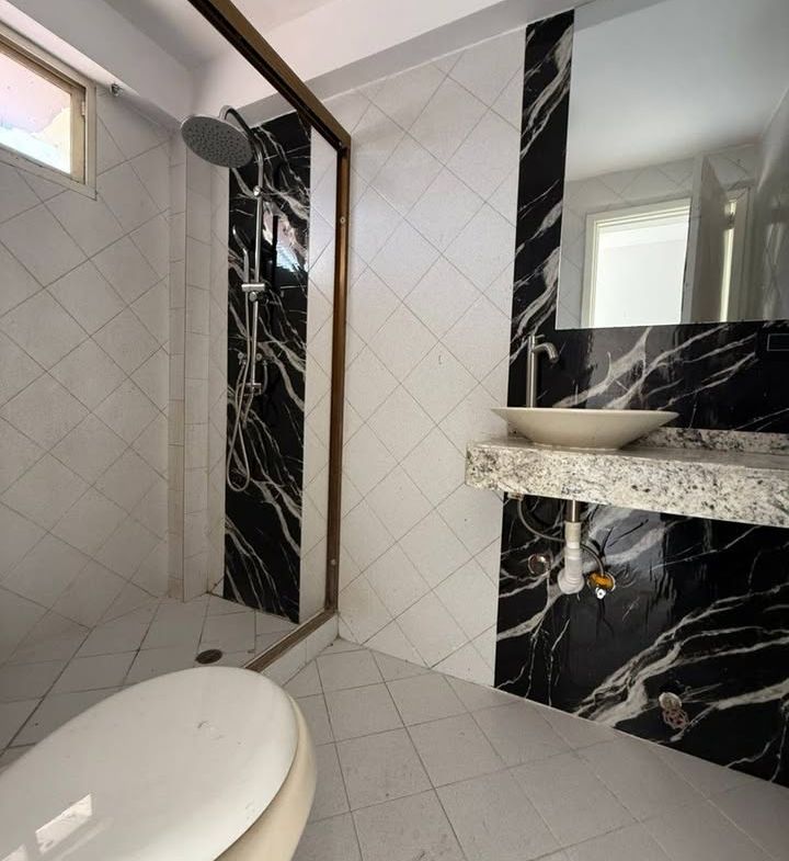 768555488_28087498580867036_3405964365157031451_n Se ofrece en alquiler Casa Bote