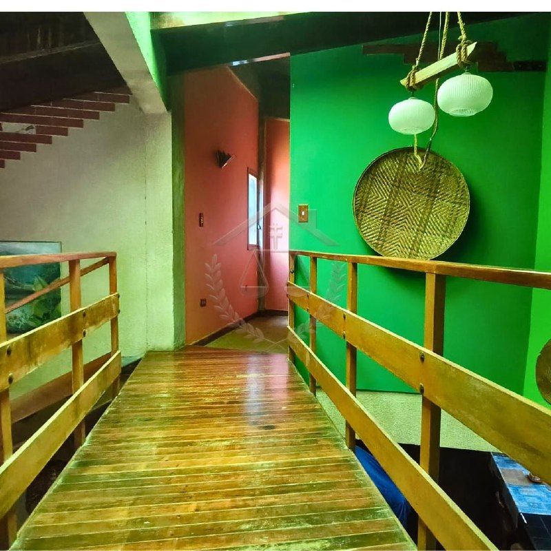 En venta casa en Puerto La Cruz, C.R Cantaclaro