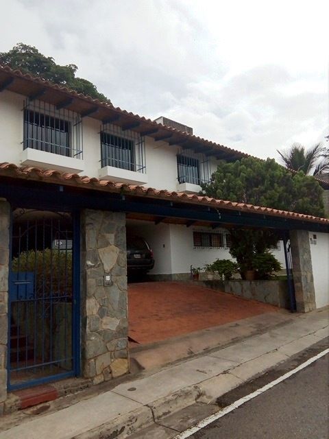 CASA EN VENTA EN CALLE CERRADA, URB. PRADOS DEL ESTE