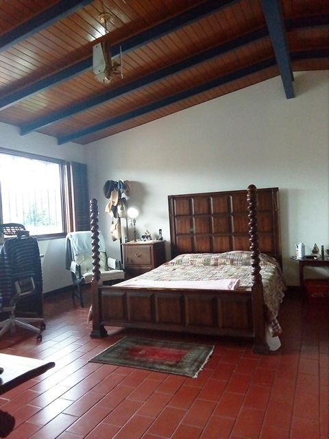 CASA EN VENTA EN CALLE CERRADA, URB. PRADOS DEL ESTE