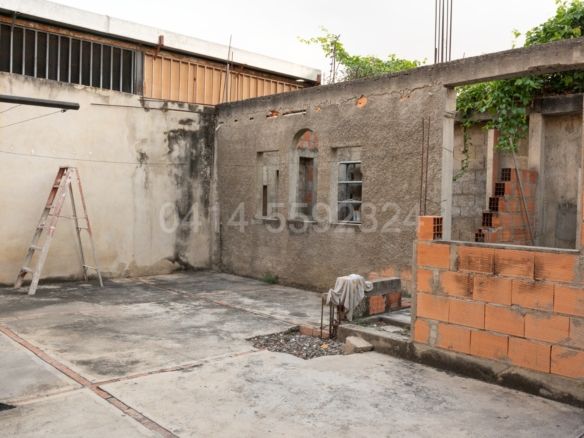 Casa en venta en Zona Oeste de Barquisimeto – 2 pisos, terreno propio