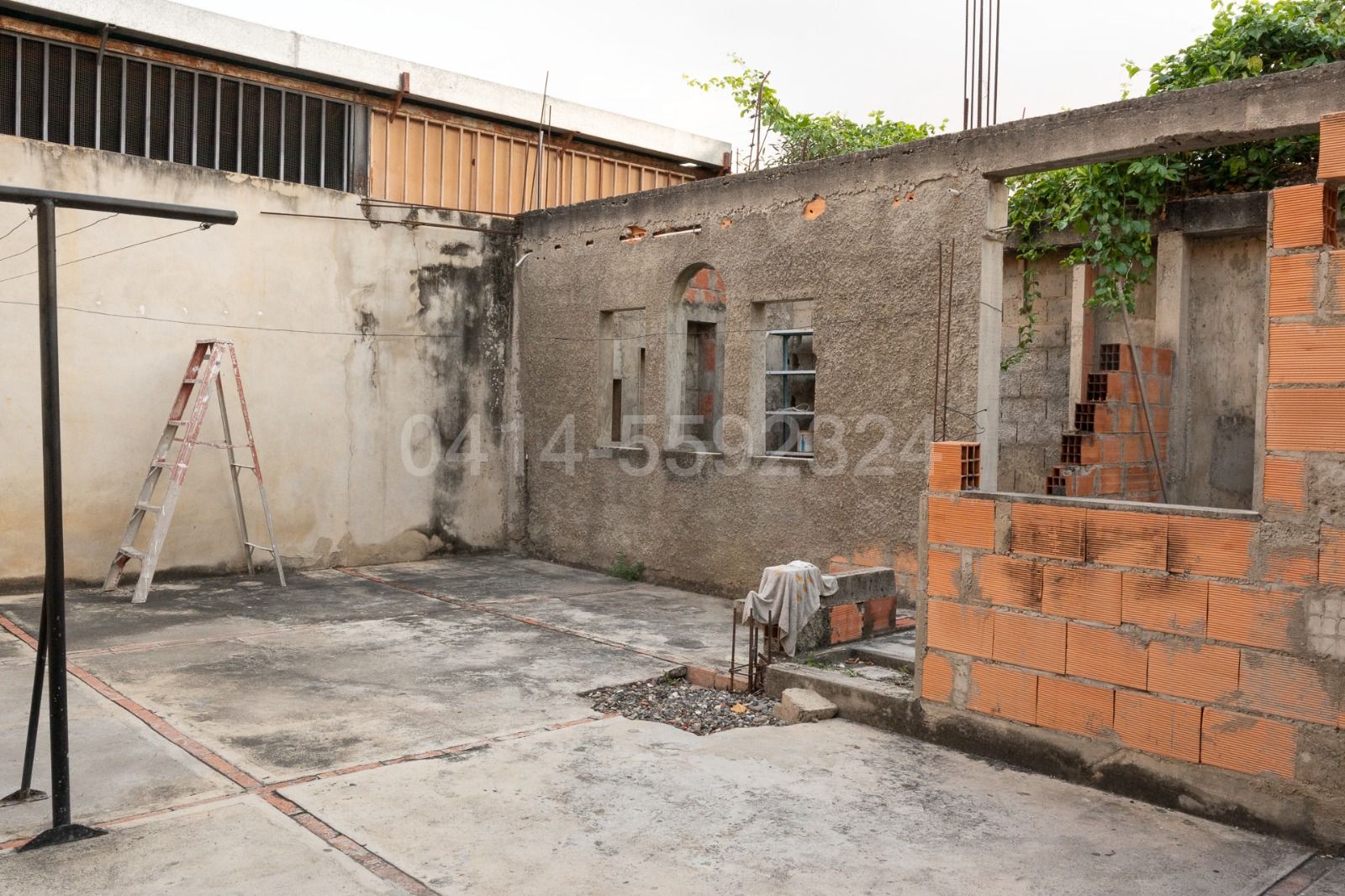 26091898b6e521799f904ce38feec07b4286030ee214938369fed7b9f1c54162 Casa en venta en Zona Oeste de Barquisimeto – 2 pisos, terreno propio