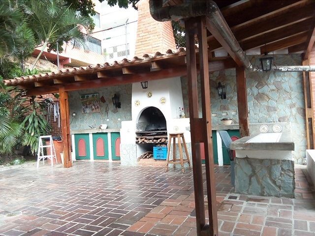 CASA EN VENTA EN CALLE CERRADA, URB. PRADOS DEL ESTE