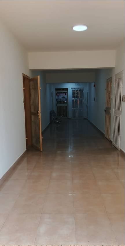 PASILLO 1ER PISO ALQUILER DE OFICINA EN PREBO, PISO 1, SEMI-AMOBLADA