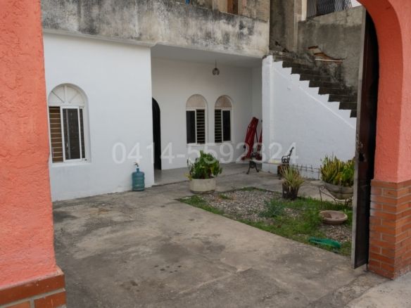 Casa en venta en Zona Oeste de Barquisimeto – 2 pisos, terreno propio