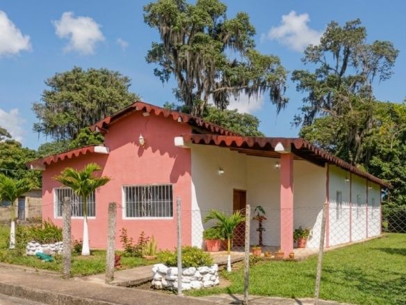 Casa en venta en Sabana de Piedra, municipio caripe, estado Monagas, excelente clima de montaña, zona cafetalera y de agricultura.